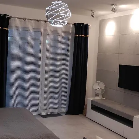 Amber Z Garazem - Osiedle Bursztynowe * 코워브제크